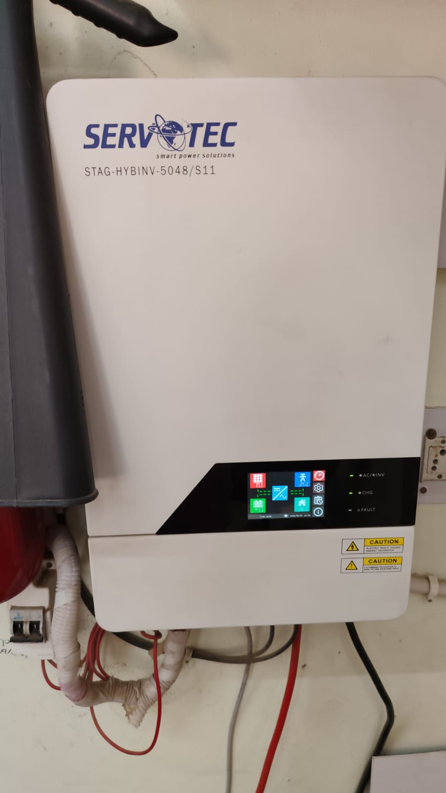 Servotec smart inverter · Live load monitoring